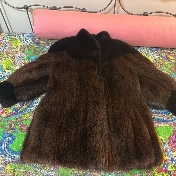 Pristine Condition Vintage Ceresnie and Offen Fur Coat ~Beaver - Picture 8 of 10
